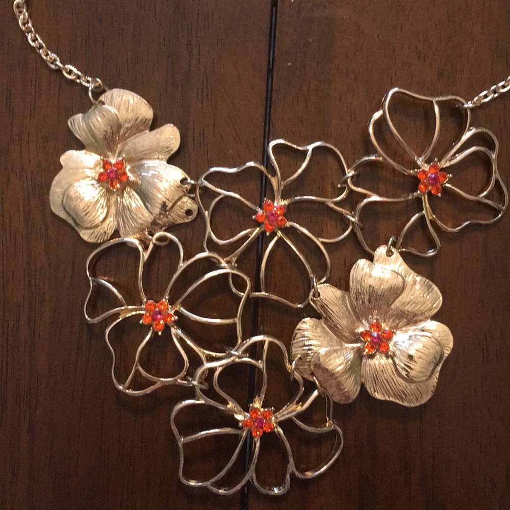 Statement necklace with gold flowers